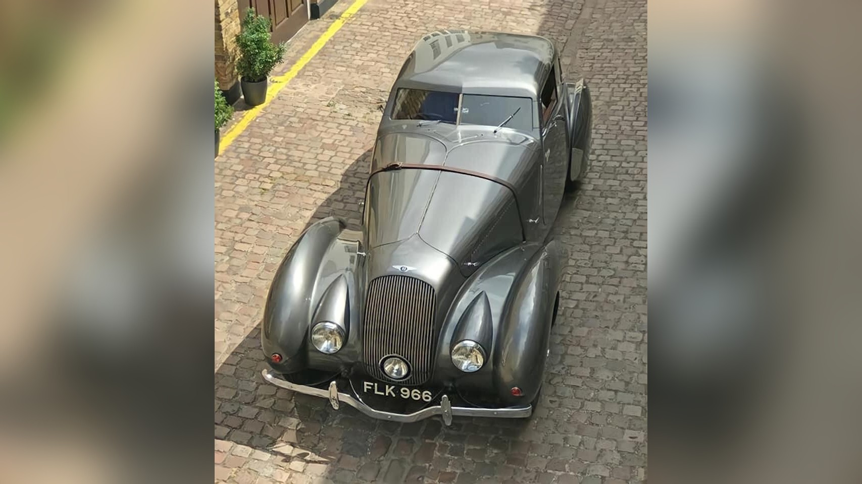Click to Enlarge-Esc to Close myimgs/ArtDecoCars1937-60/1939 Bentley “Embiricos” Coupe by Pourtout.jpg